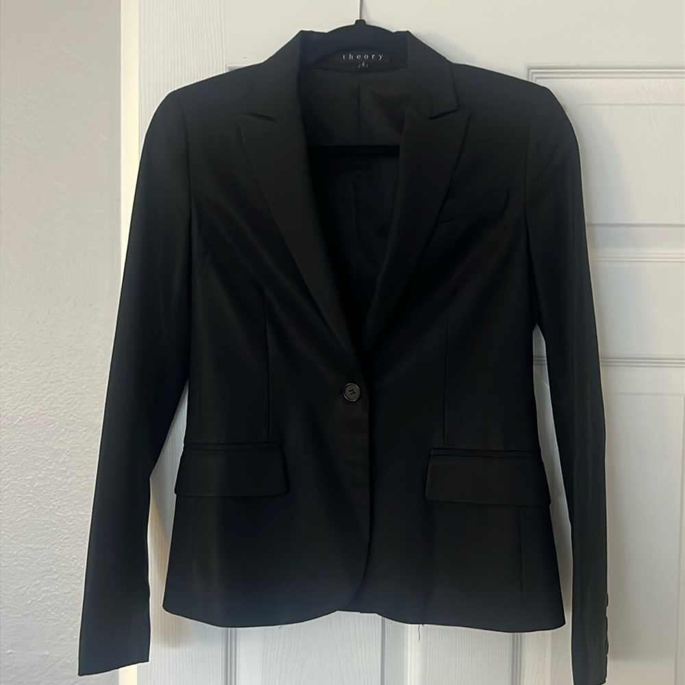 AUTHENTIC THEORY BLACK BLAZER SIZE 2
